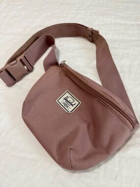 Herschel Supply Company Heritage Hip Pack in Dusty Rose